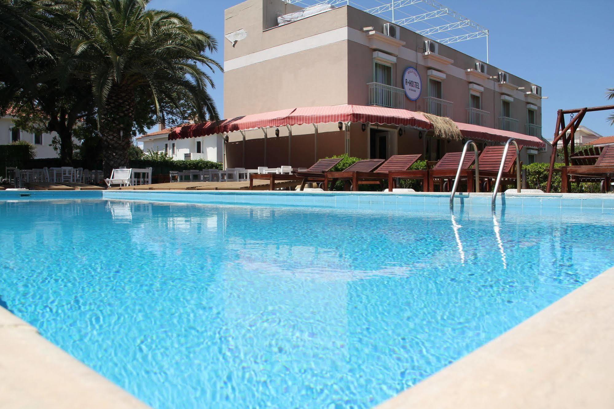 R+ Hotel By Rooms Çeşme Exterior foto